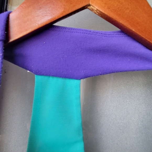 LULULEMON Size 4 Scoop Neck No Limits Tank Top Green Aqua/Blue/Purple, yellow - Picture 9 of 9